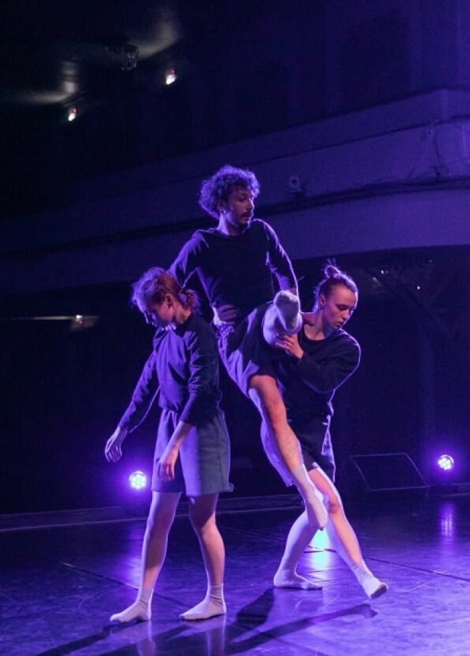 Занятия в школе танцев "Ника dance company"